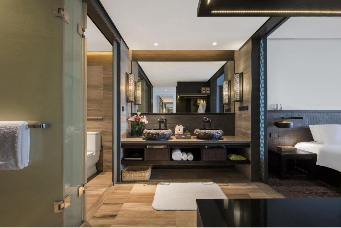 Howard Johnson Sandalwoods Resort Huizhou Huidong Exterior photo