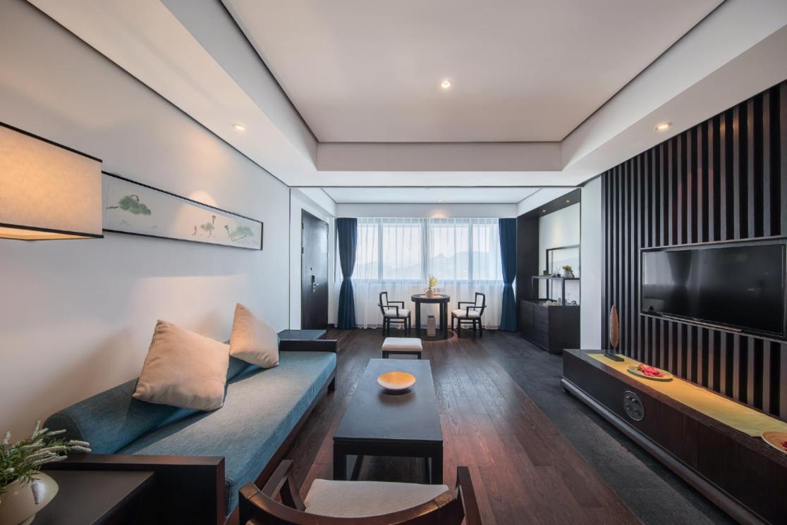 Howard Johnson Sandalwoods Resort Huizhou Huidong Exterior photo