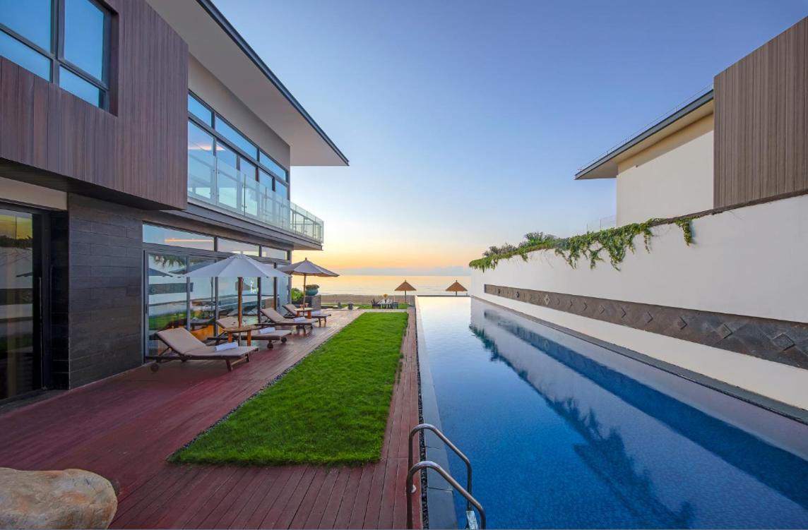 Howard Johnson Sandalwoods Resort Huizhou Huidong Exterior photo
