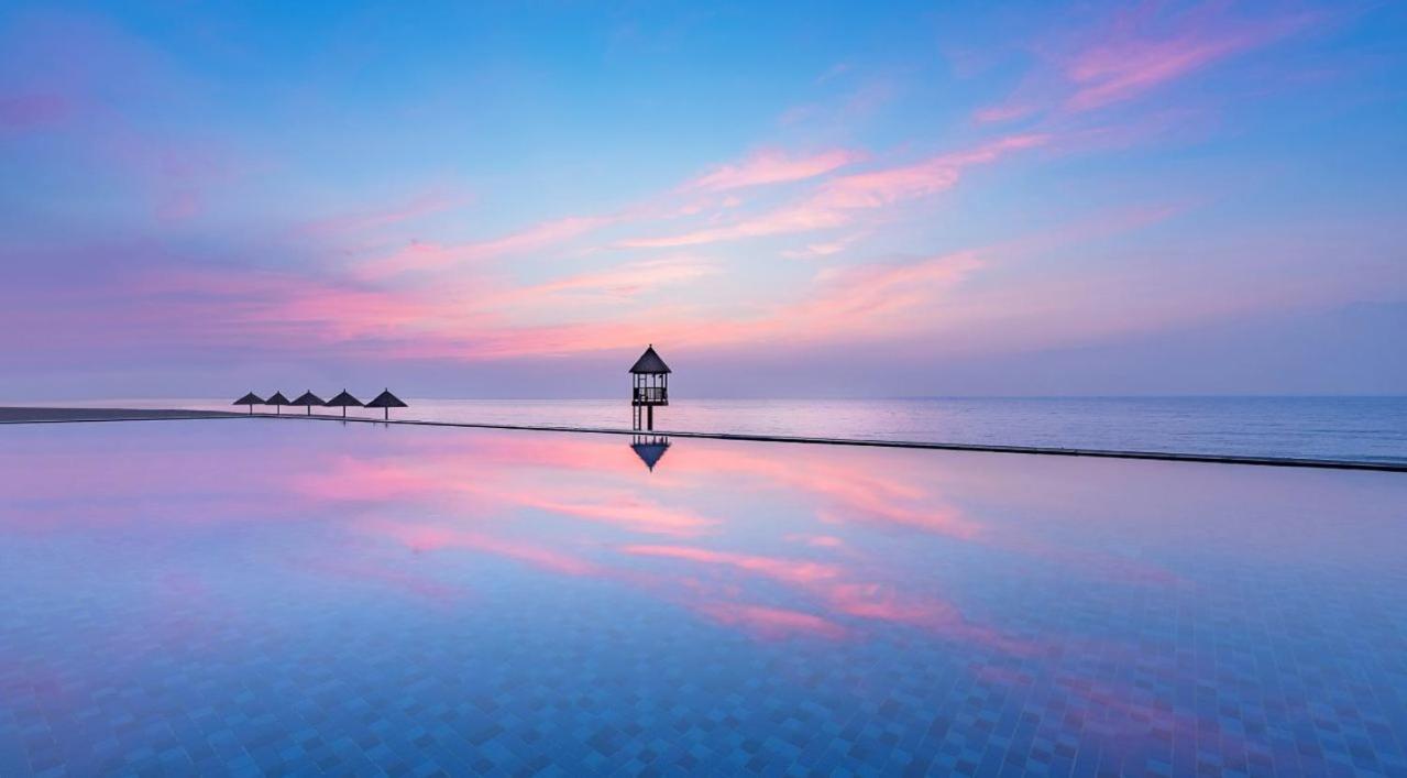 Howard Johnson Sandalwoods Resort Huizhou Huidong Exterior photo